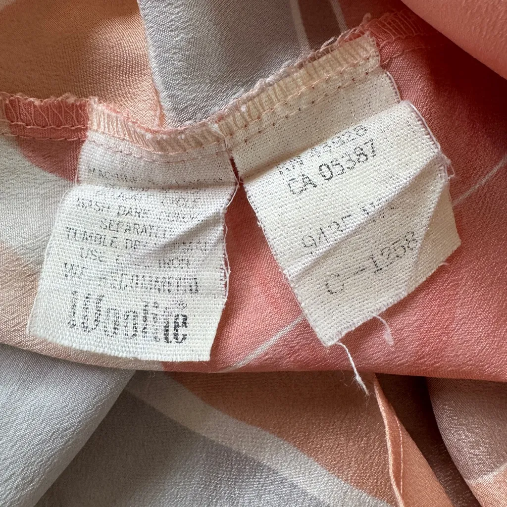 Vintage ‘80s Anne Klein for New Aspects Peach Abstract Long Sleeve Blouse - Image 6