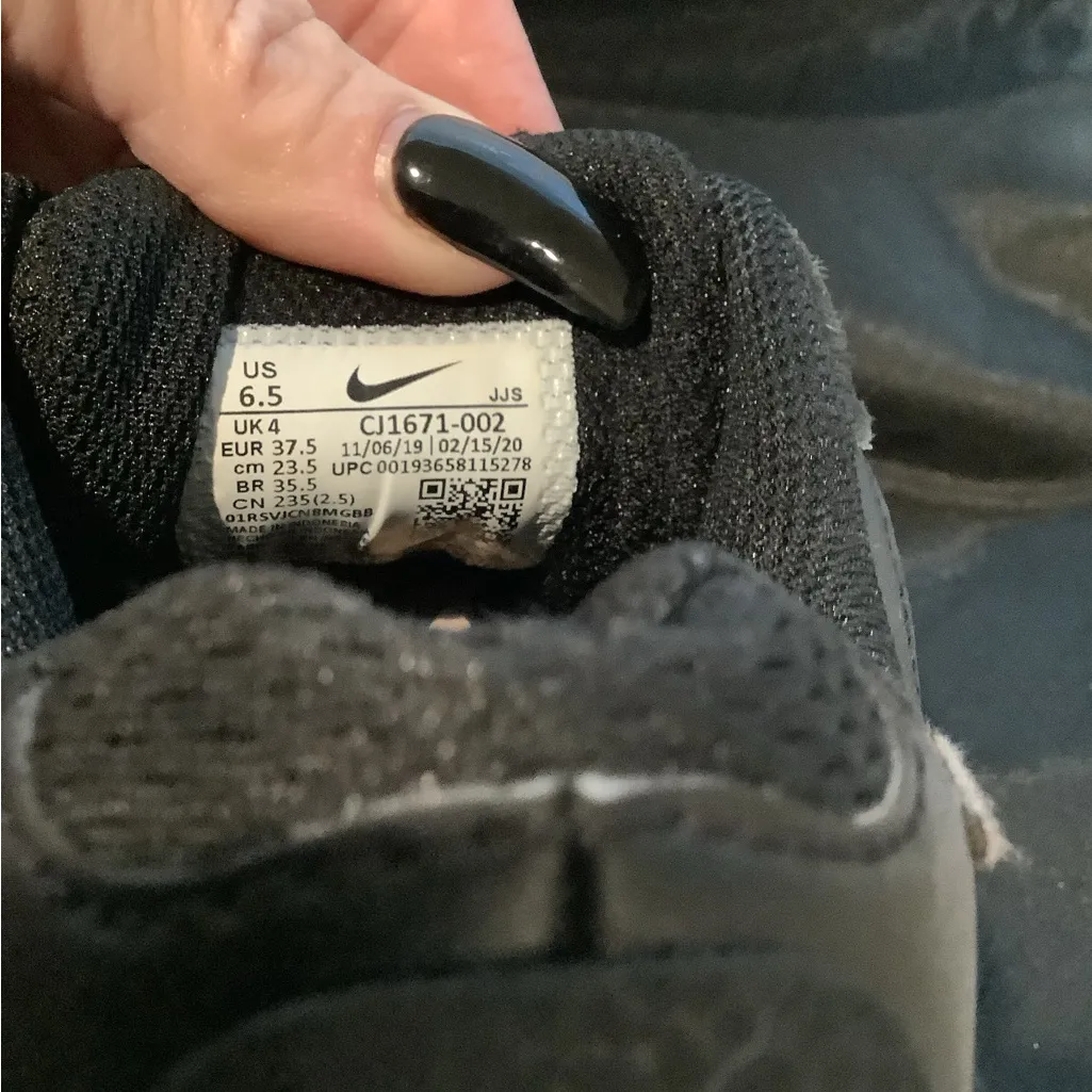 Nike Air Max Fusion Women's Size 6.5 Black Running Shoes ONLY WORN ONCE - Image 7