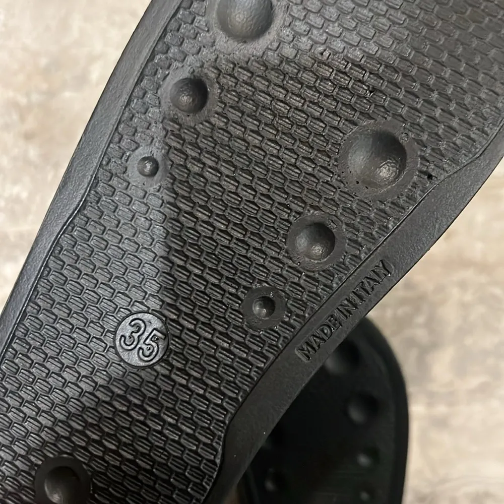 Moschino Logo-Print Slides in Black Size 35 New in Box w/DustBag - Image 7