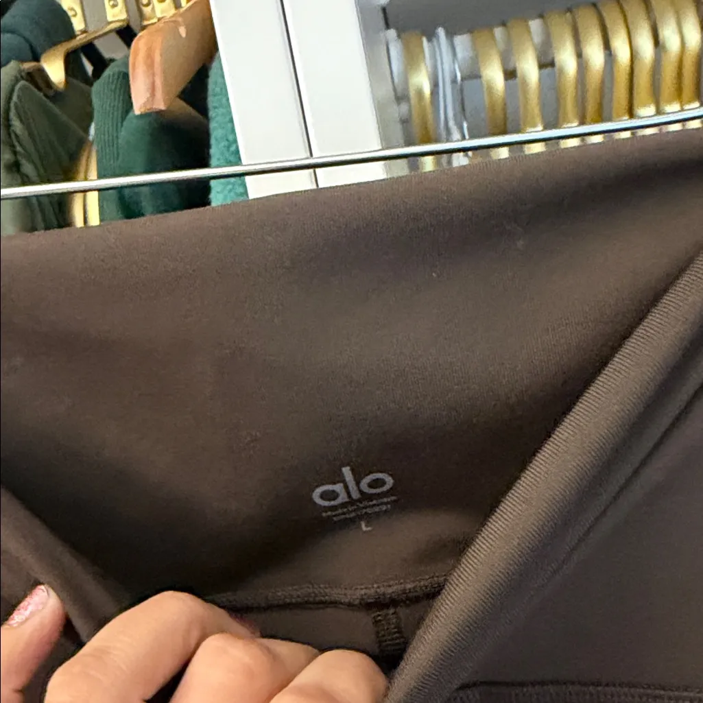 ALO Yoga Airbrush High-Waist 7/8 Bootcut Legging - Image 8