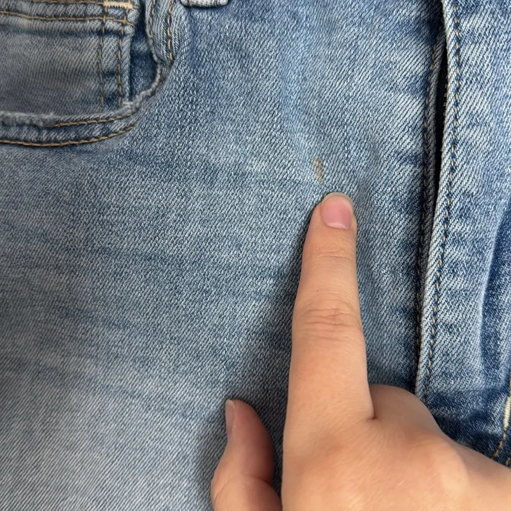 American Eagle Curvy Hi-rise Jean Shortie Distressed denim Shorts light wash 6 - Image 8