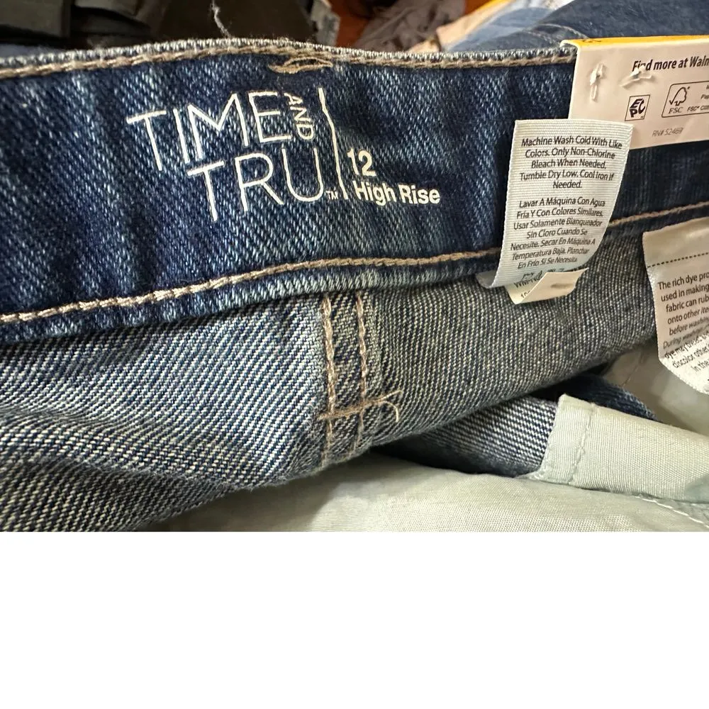 Time and Tru High Rise Distressed Denim‎ Shorts Frayed Hem Summer Casual 3.5" Blue Size 12 - Image 5