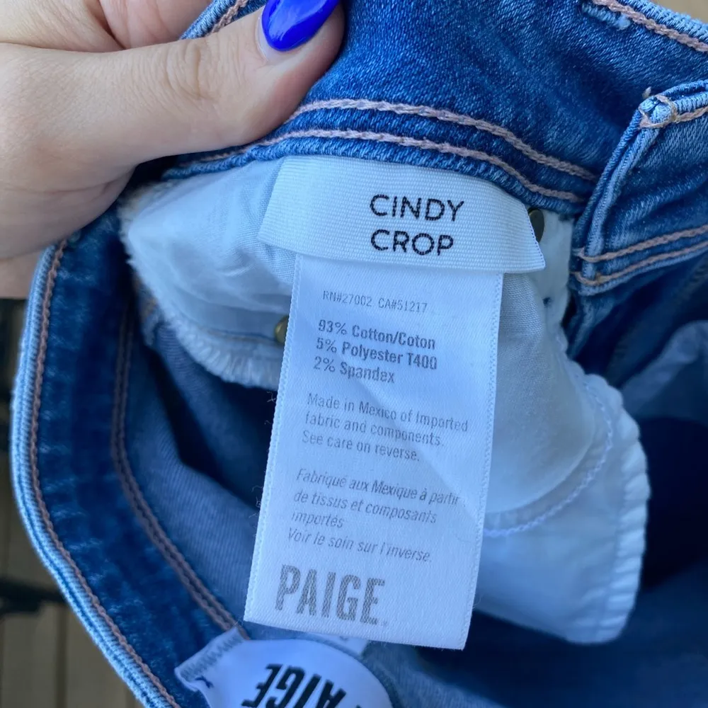 Paige Size 24 Cindy Crop Medium Wash Distressed Raw Hem - Image 4
