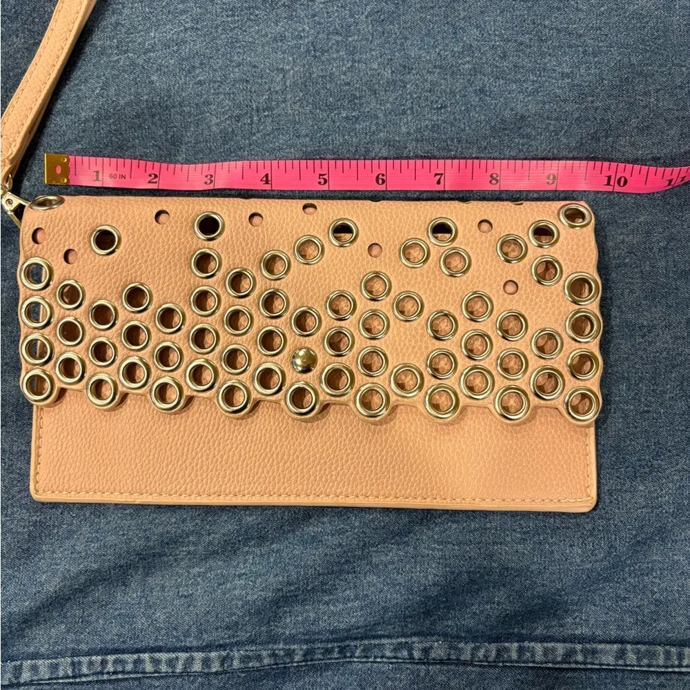 Sondra Roberts Squared grommet wristlet bag pale pink - Image 3