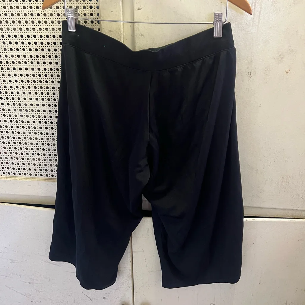 Nike XL black elastic bicycle shorts - Image 2