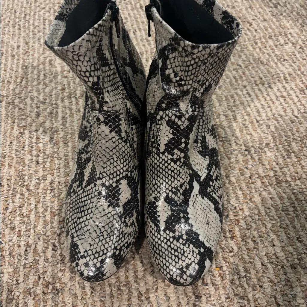 Snakeskin Ankle Boots Size 10 Black - Image 3