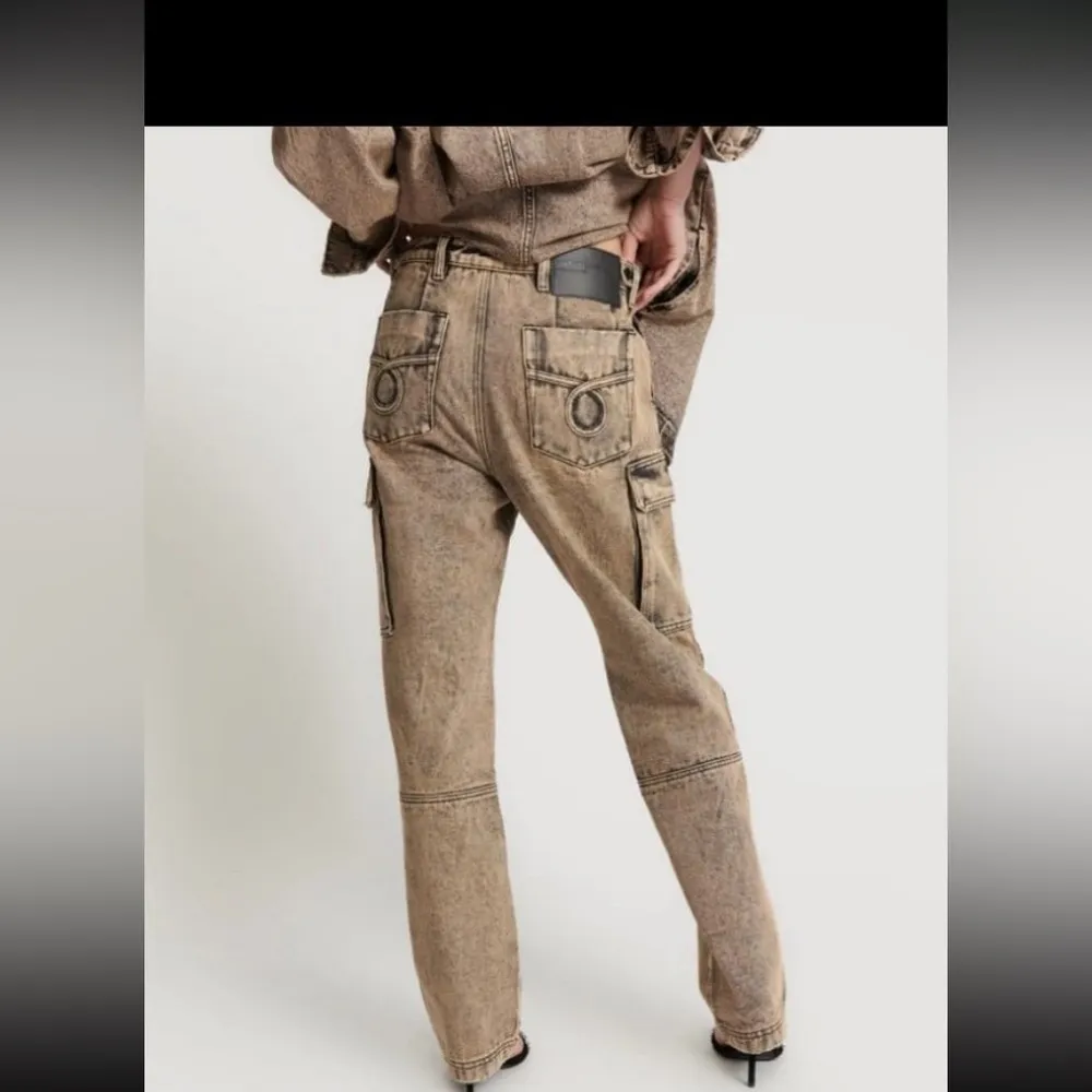 One Teaspoon rust cargo motion jeans in a size 6 or 28”.New. Free People Line - Image 3