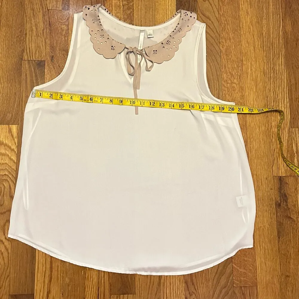 LC Lauren Conrad Women’s Large Sleeveless Keyhole Floral Ruffle White Top - Image 4