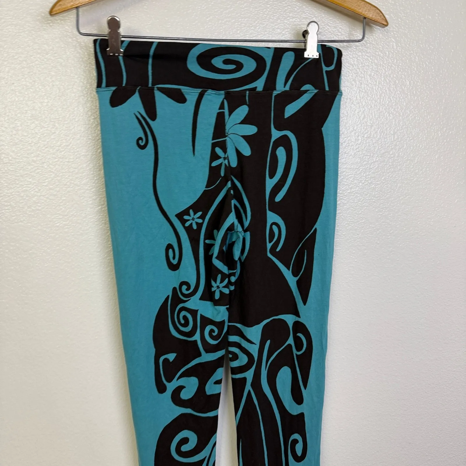 Wahine Toa Hawaiian Pants Womens XS Blue Black Floral Pull On Modal Legging - Image 7