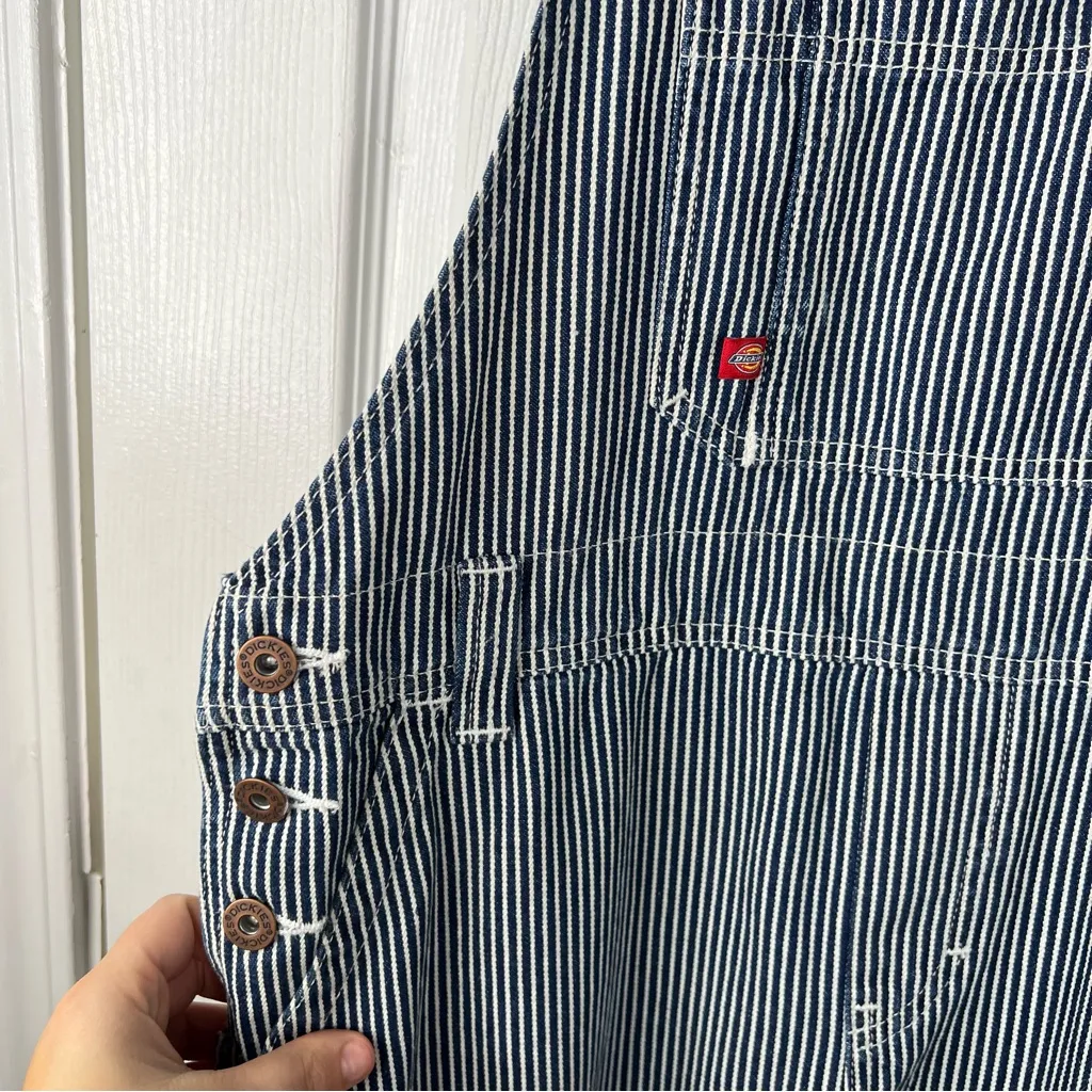 262 Sz M 17" waist Dickies Preloved Blue Striped Overalls - Image 5