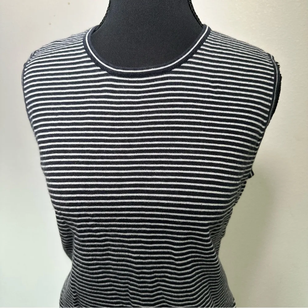Willi Smith Black and White Ribbed Fitted Tank Top - Image 4