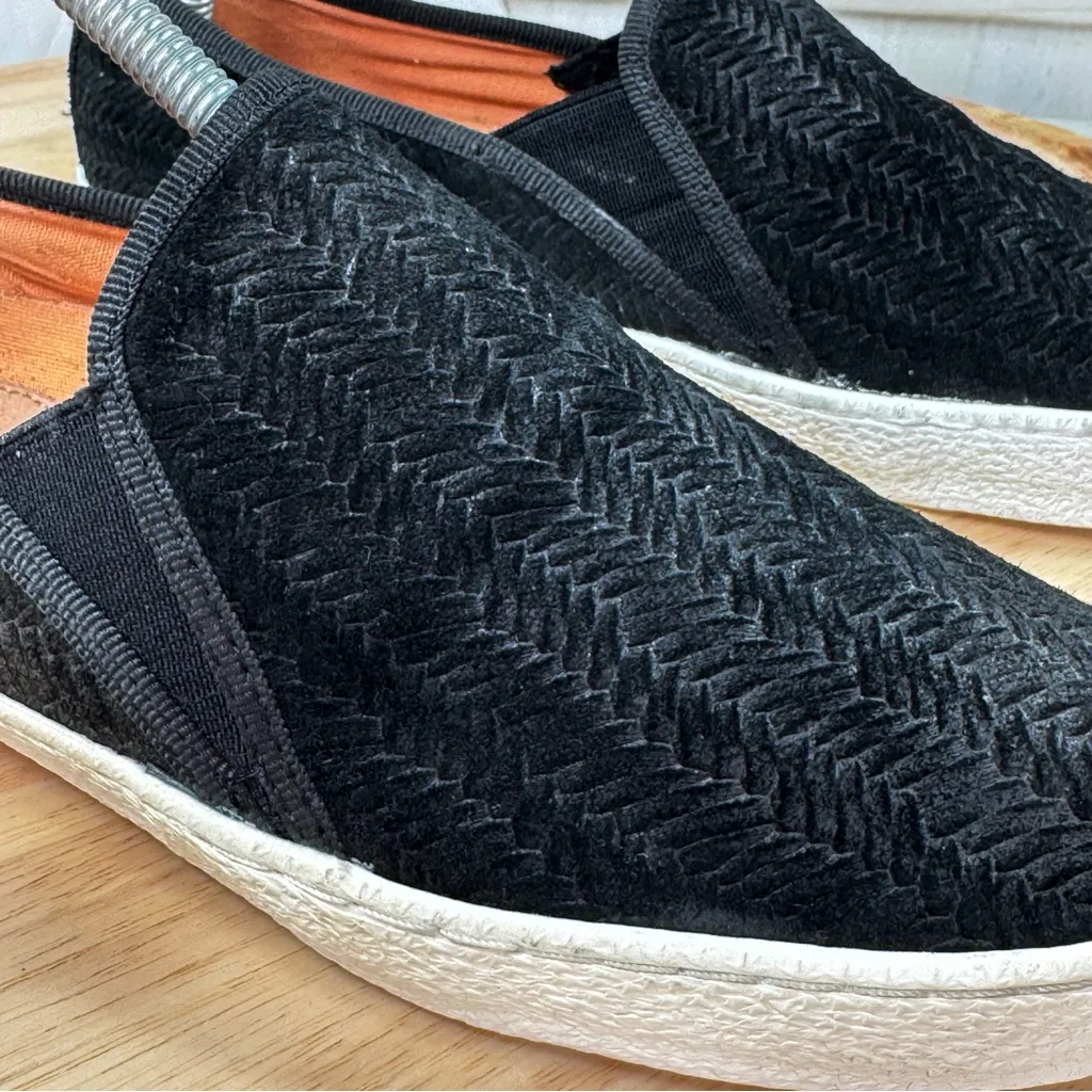 Corso Como Braided Suede Slip On Sneakers Black Women’s Size 10 - Image 7