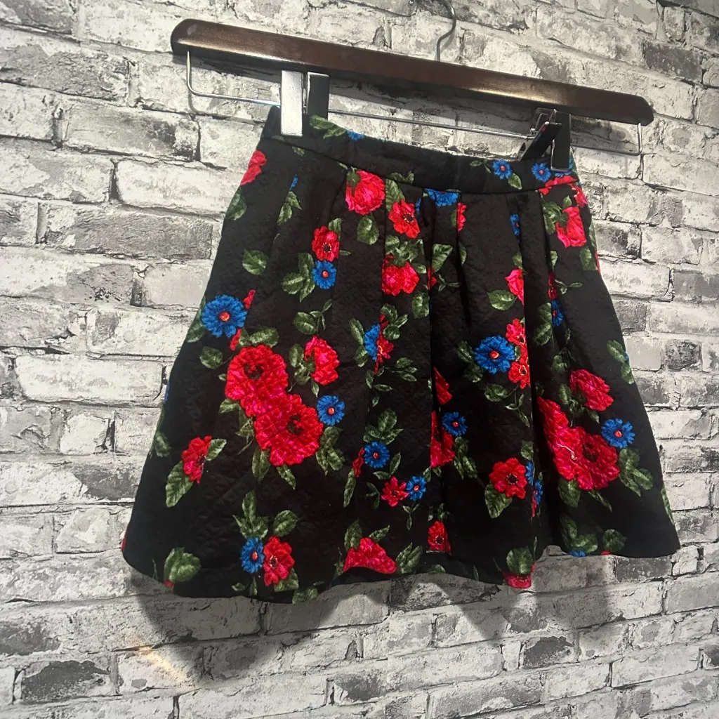 EUC Forever 21 Black Floral Mini Skirt - Image 2