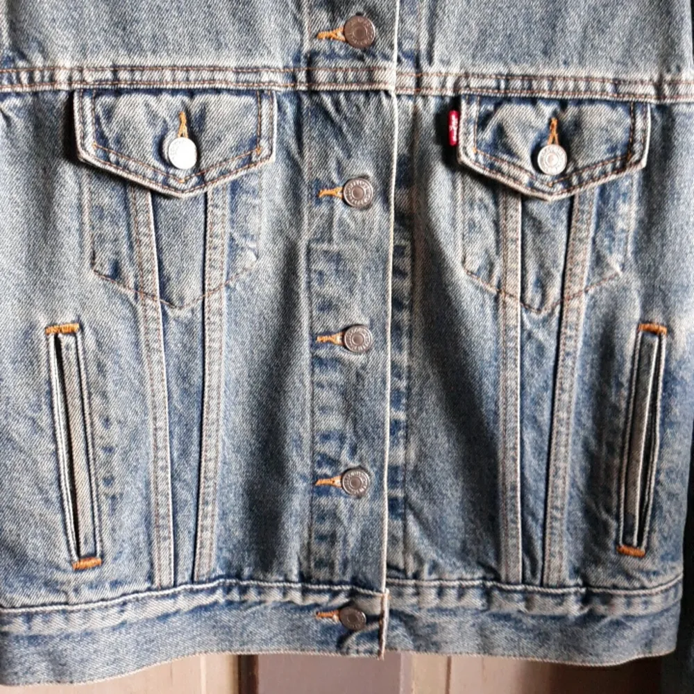 Vintage Levi's  WPL 423 Women's Trucker Denim Jacket - Image 2