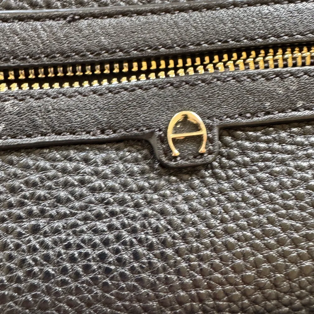 ETIENNE AIGNER BLACK LEATHER LARGE HOBO BAG - Image 6