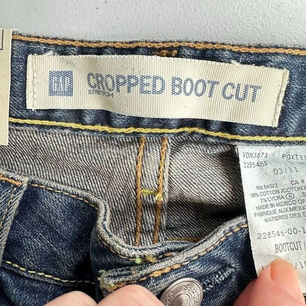 Gap Cropped Boot Cut Jeans Stretch Women Size 10 Denim Curved Hem Slightly Loose - Image 8
