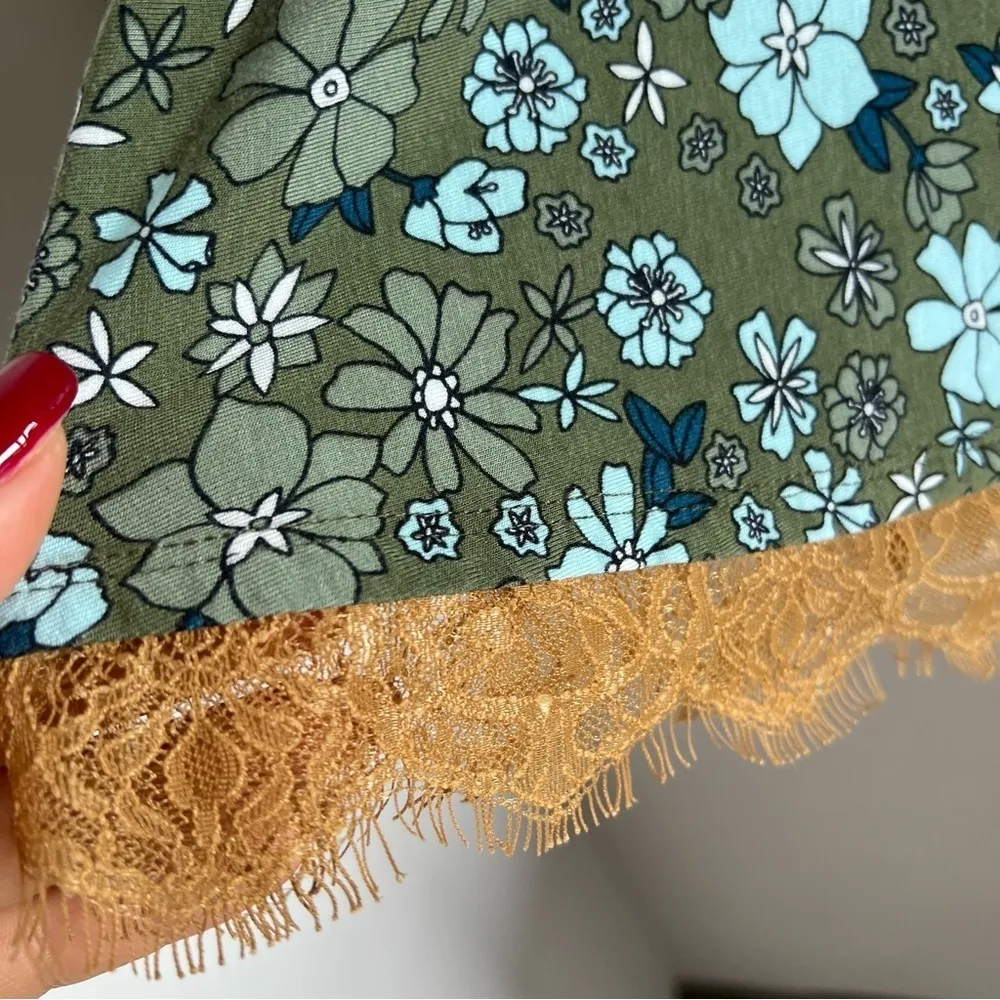 LOGO by Lori Goldstein Green Blue Floral Lace Contrast Top Blouse Shirt US M - Image 2