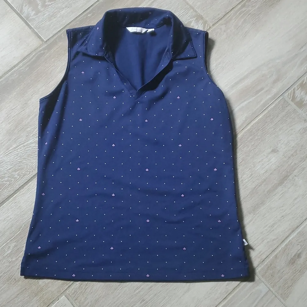 Lady Hagen Polka Dot Logo Sleeveless V-Neck Golf Polo with Collar - Image 4