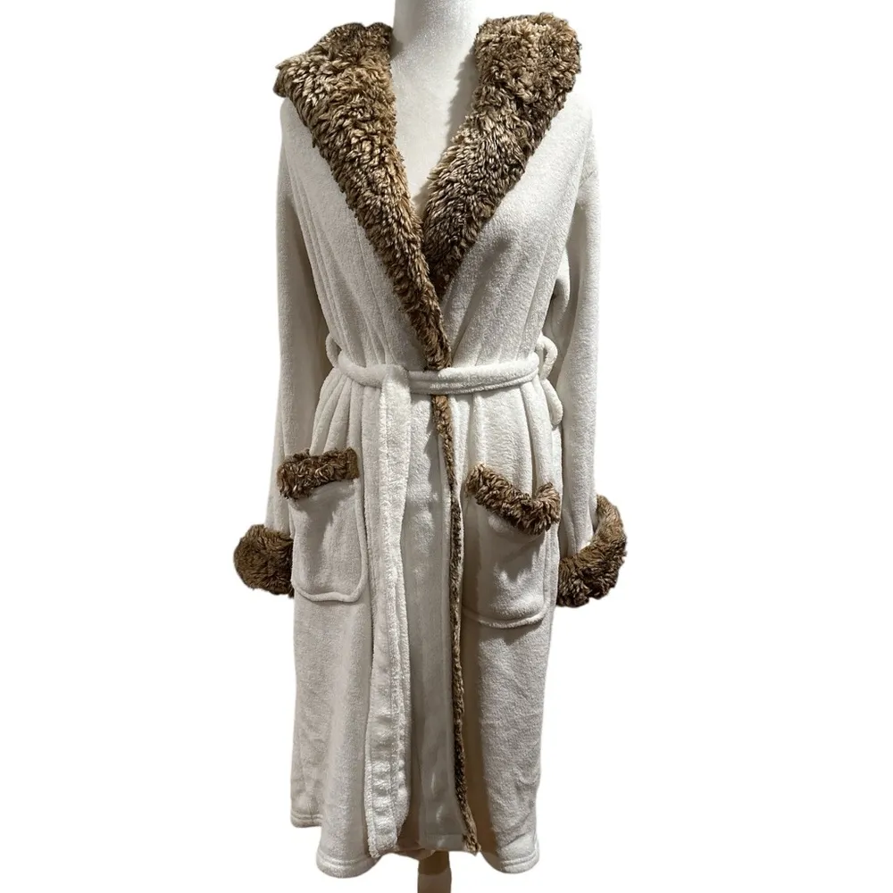 Pottery Barn Penny Lane Cozy Hooded Robe with Faux Fur Trim in White - Image 3