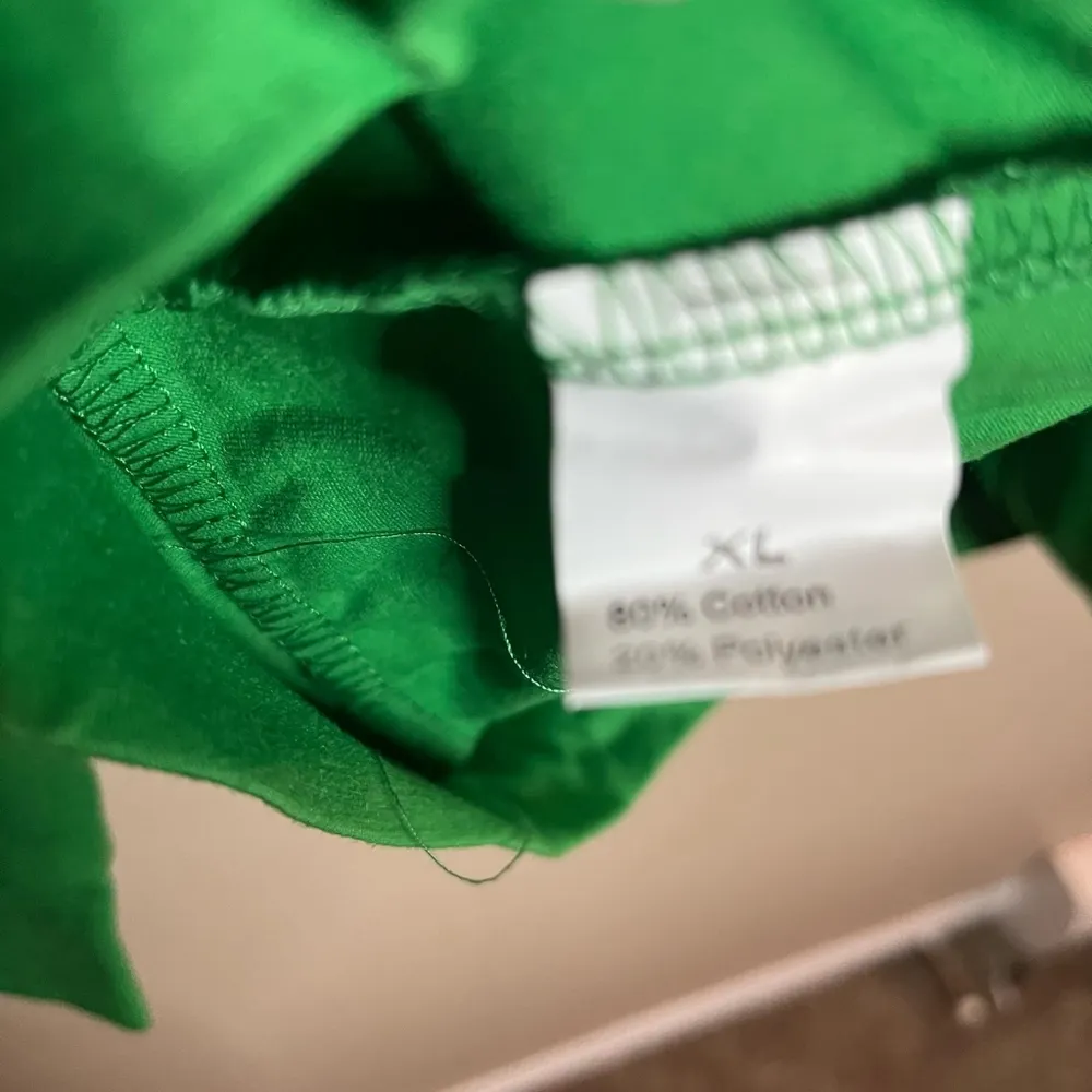 Baby It's Cold Outside Lightweight Tee Shirt Hoodie Green Size XL - Image 5