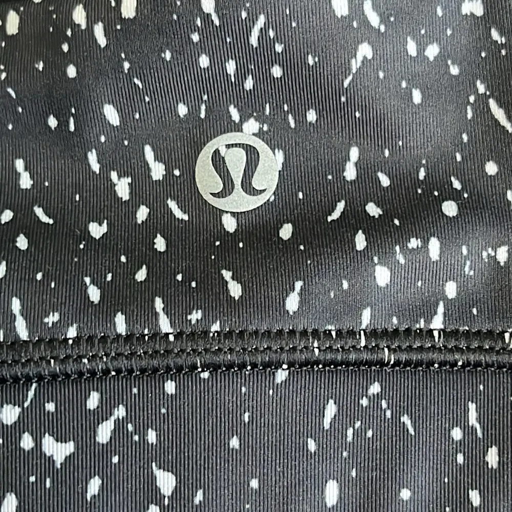 Lululemon meshed up Black sports bra - Image 8