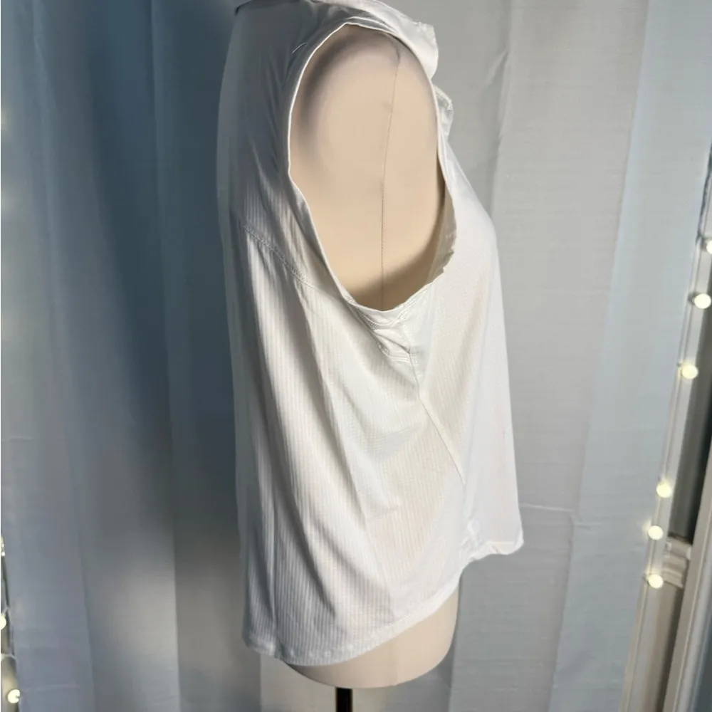 White Fitted Polo Tank Top with Buttoned Neckline - Image 2