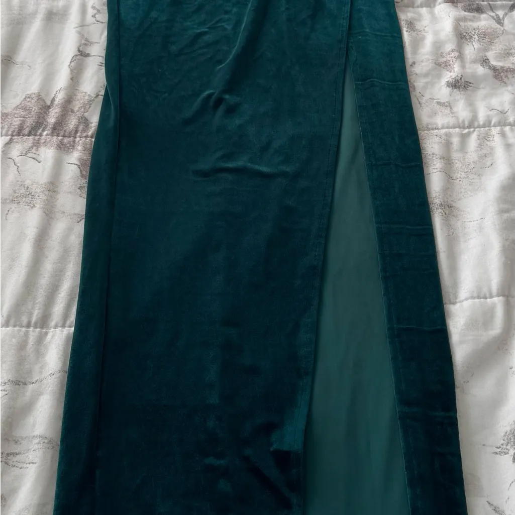 Michael Costello x Revolve dark green Asymmetrical Velvet maxi Dress, size S - Image 5