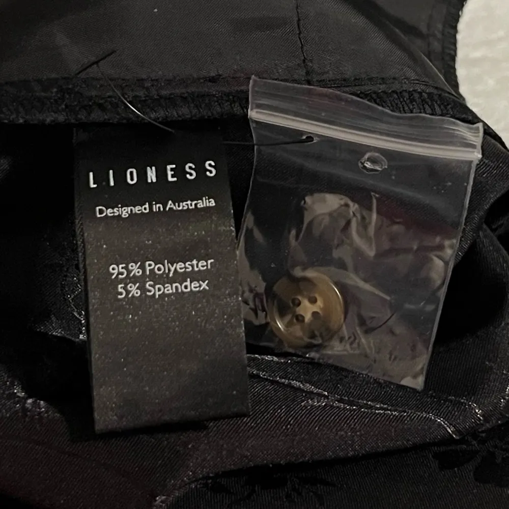 NEW Lioness St Germain Pants Satin Black Floral High Rise Straight Leg Medium - Image 12