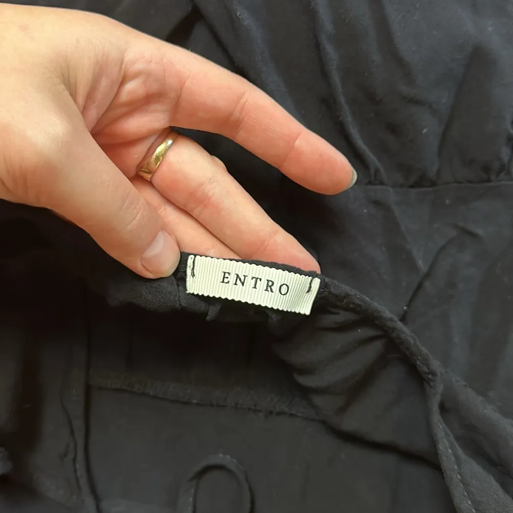 Entro  BLACK BASIC TIERED CAMI STRAP SUN FLOWY DRESS - Image 5