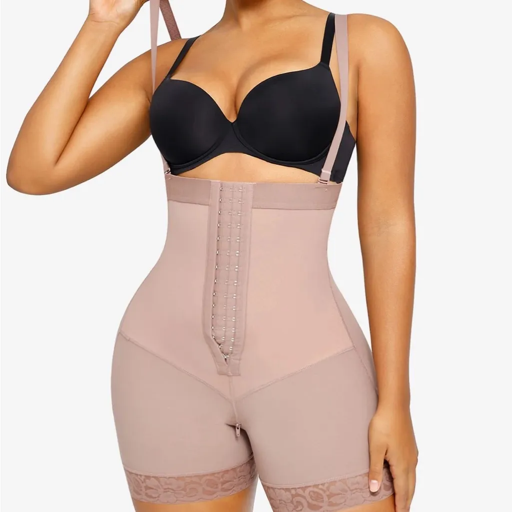 Shapellx shapewear Bare Essential AirSlim® Core
Sculpt Mid Thigh Shaper Short Size M - Image 2