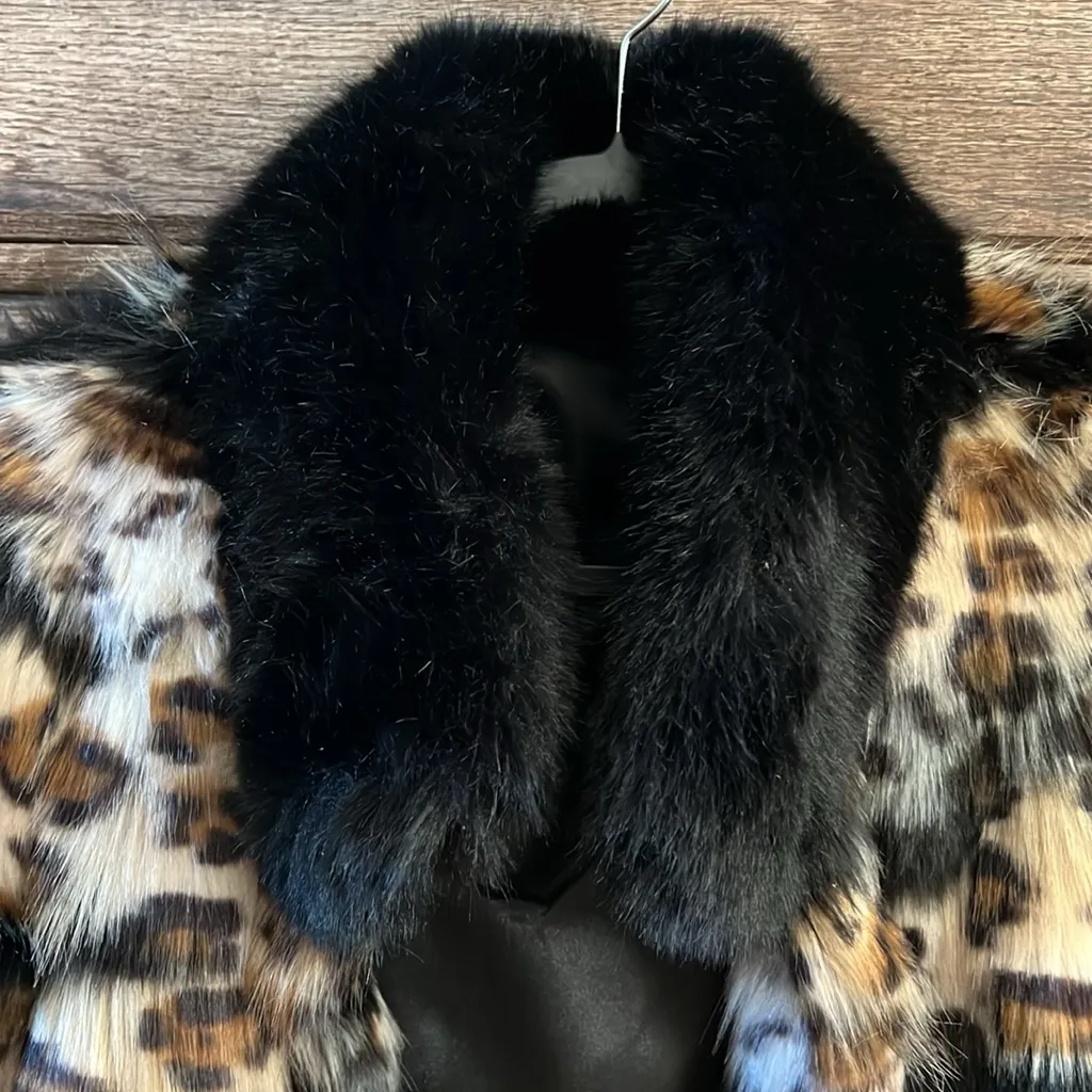 Sam Edelman  reversible fur leopard jacket with flip up hook closures size S, NWT - Image 7