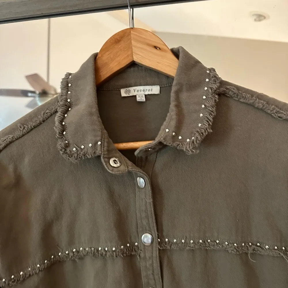 Veveret Olive Green Studded Button Up Shacket Jacket XS Women’s Casual Utilit - Image 3