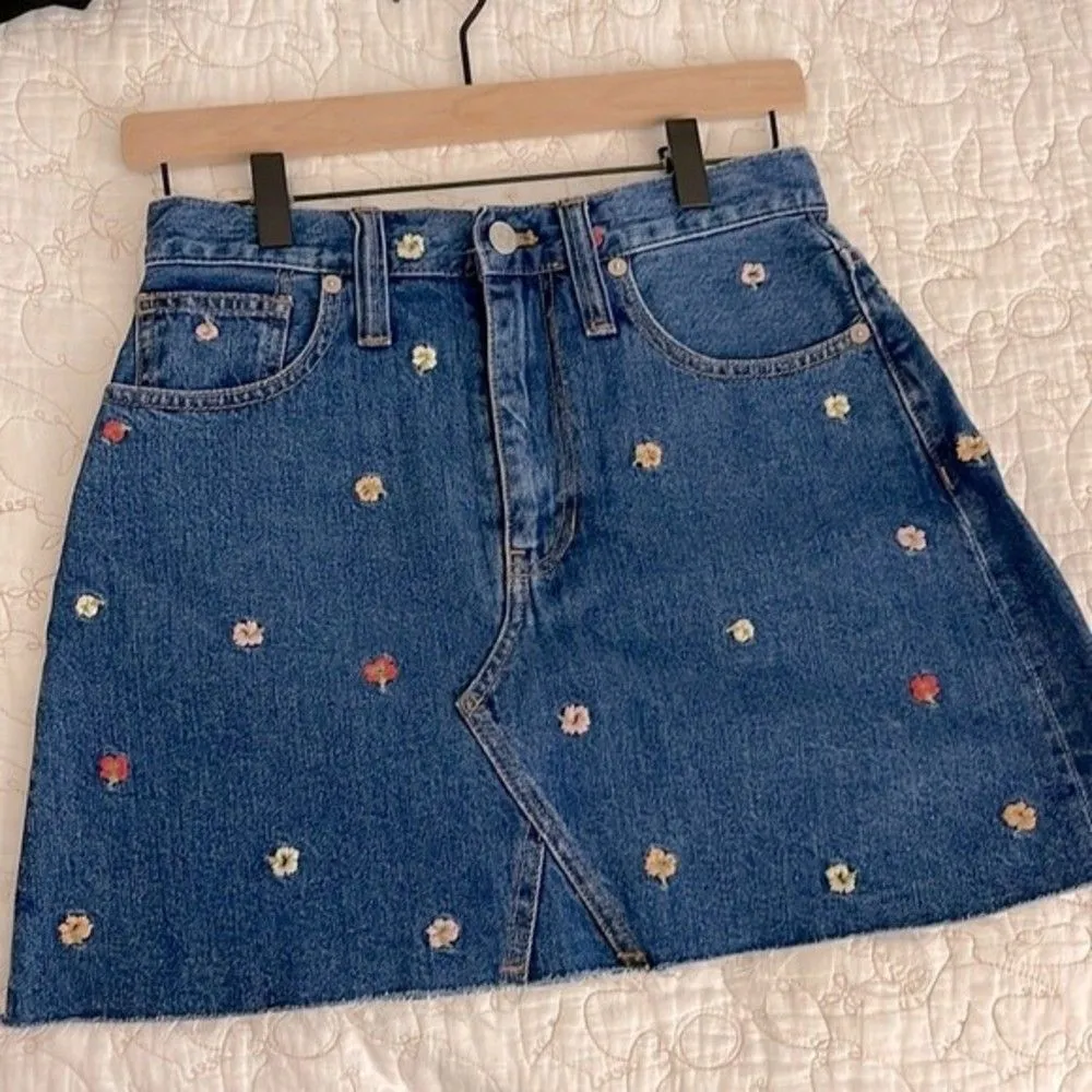 Madewell NWOT Embroidered Denim Mini Skirt Confetti Floral Limited Edition Dark - Image 2