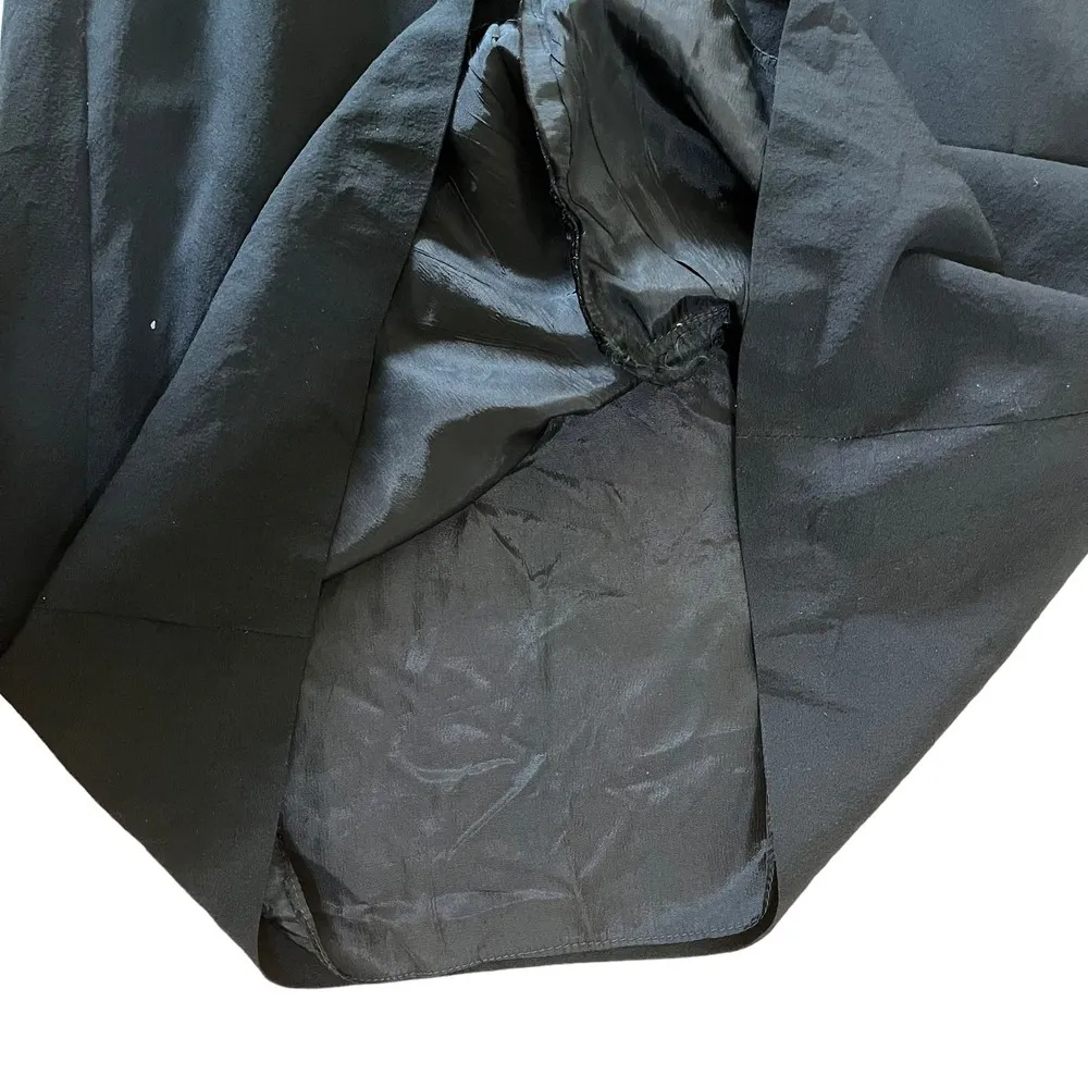 1960s Black Crepe Bateau Neck Wiggle Dress - Image 5