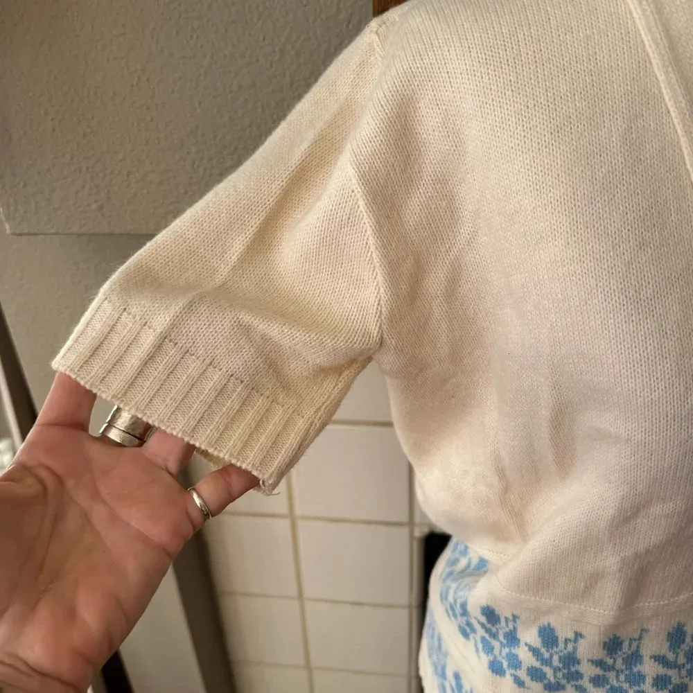 The sweetest vintage pale blue & cream handmade knit cardigan short sleeve open - Image 5