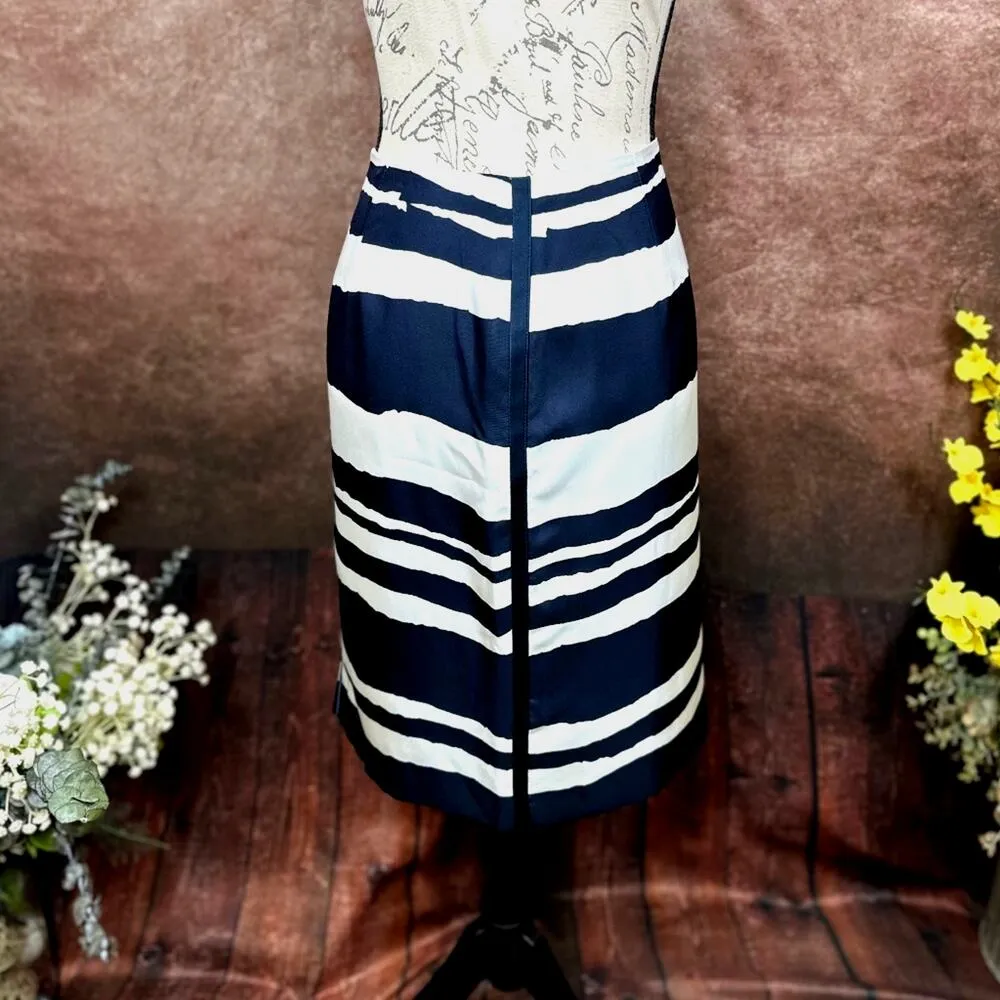W by Worth Wavy Stripe 100% Silk Twill Slim Skirt Navy/White size 10 - Image 2