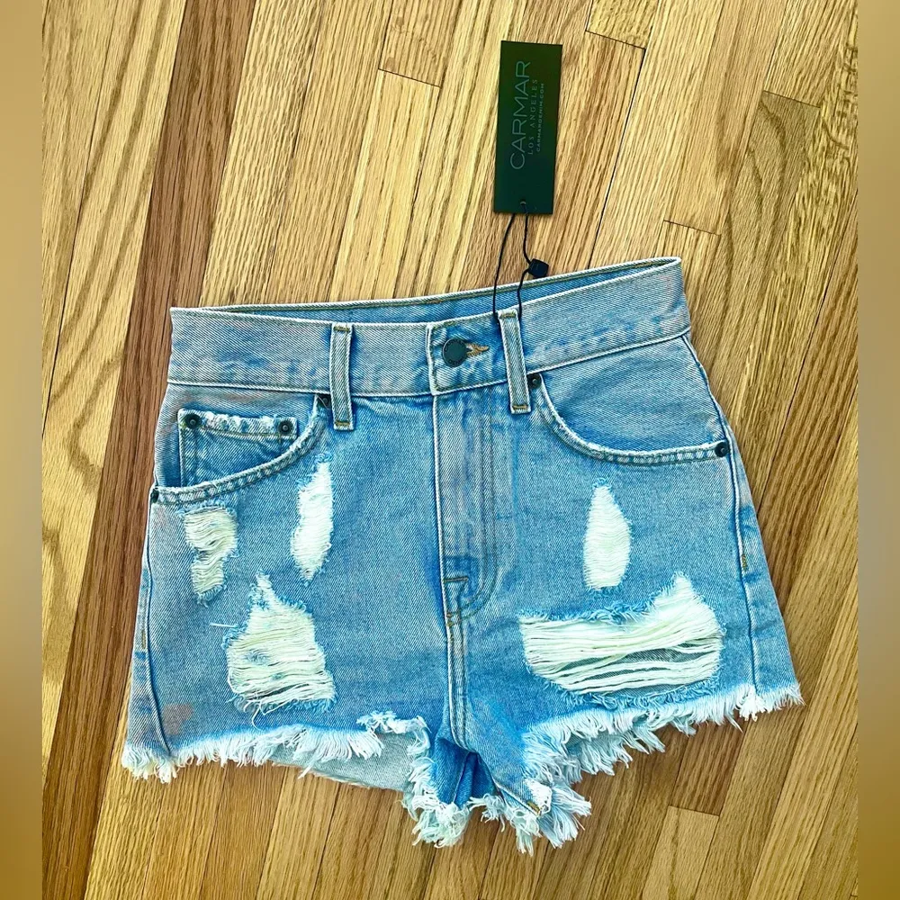 NWT  Carmar Blue Denim Distressed Shorts Size 25 - Image 3