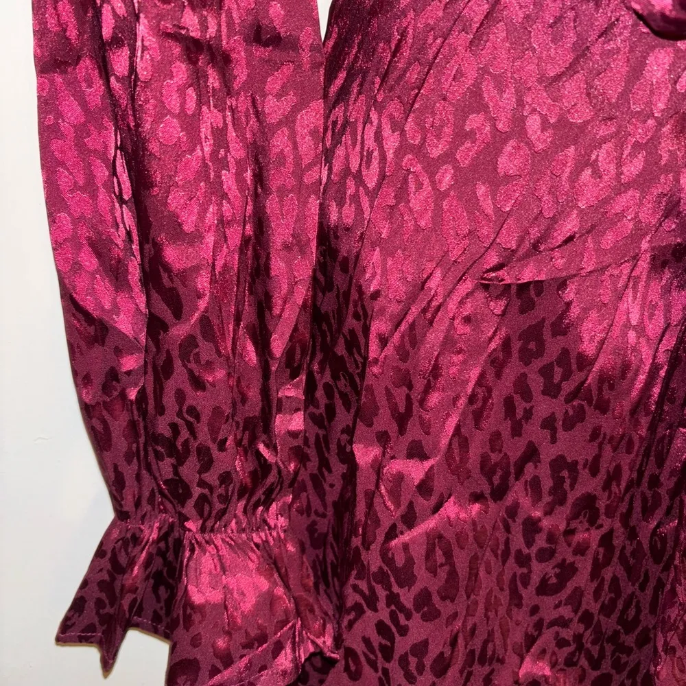 Woman’s Wrap Burgundy Red Satin Leopard animals print long sleeve Dress ~ NWTS - Image 10