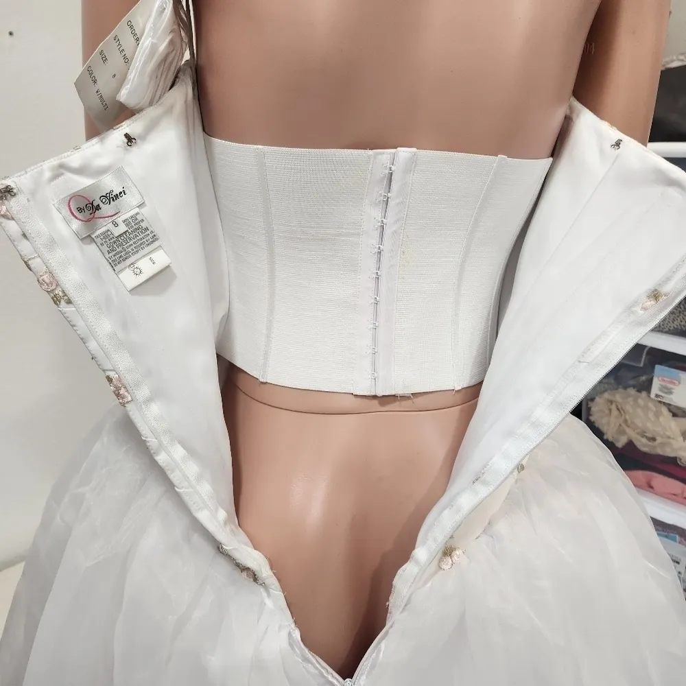 Q by Da Vinci White With Embroidered Spring Floral Quinceañera Dress Size 8 Pink - Image 13