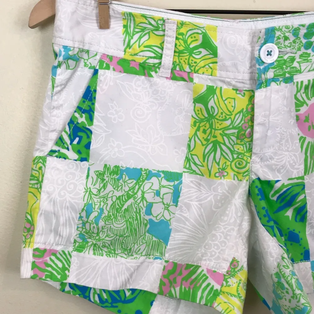 Lilly Pulitzer  Callahan Shorts Lioness Patch - Image 3