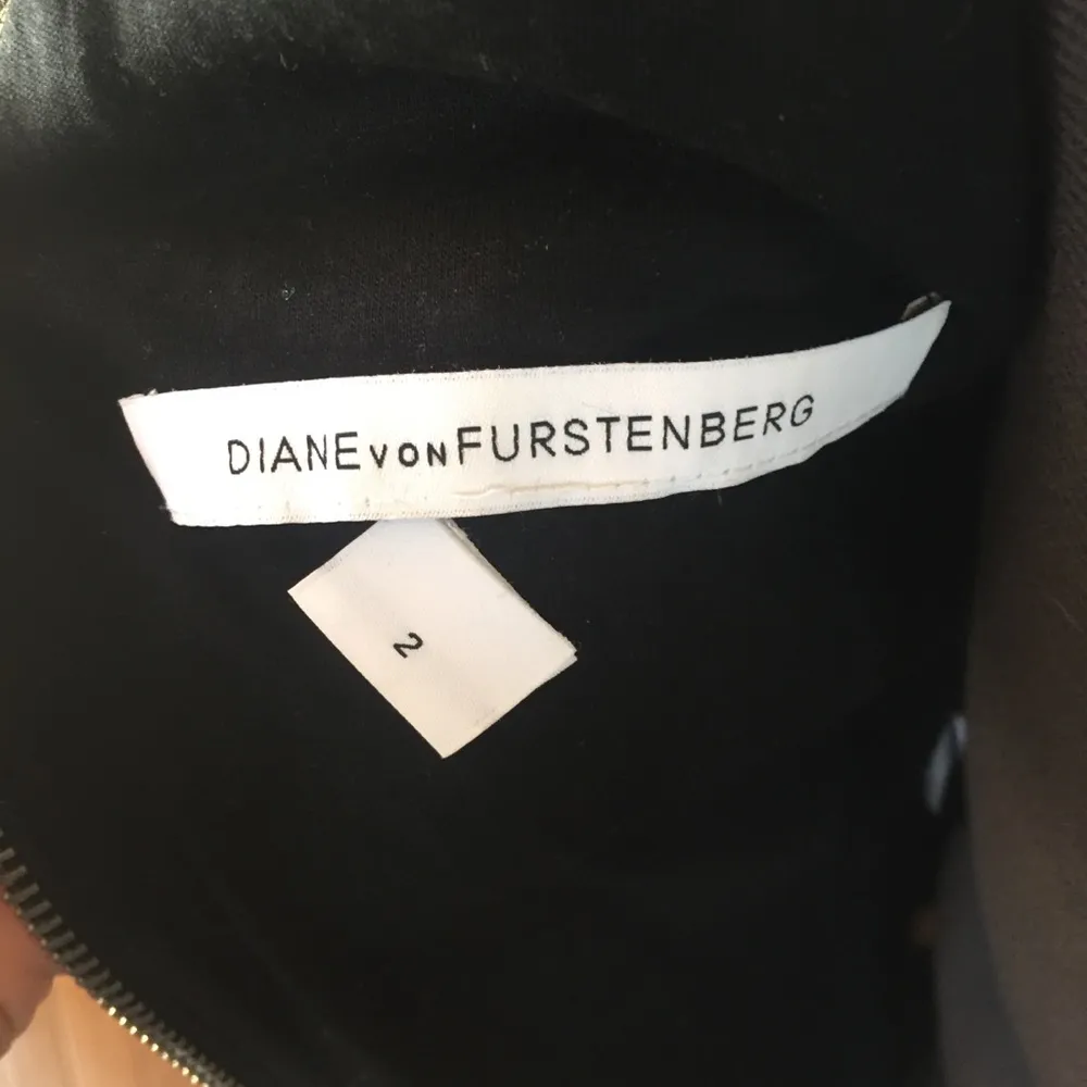 Diane Von Furstenberg Gold Lace Dress - Image 7