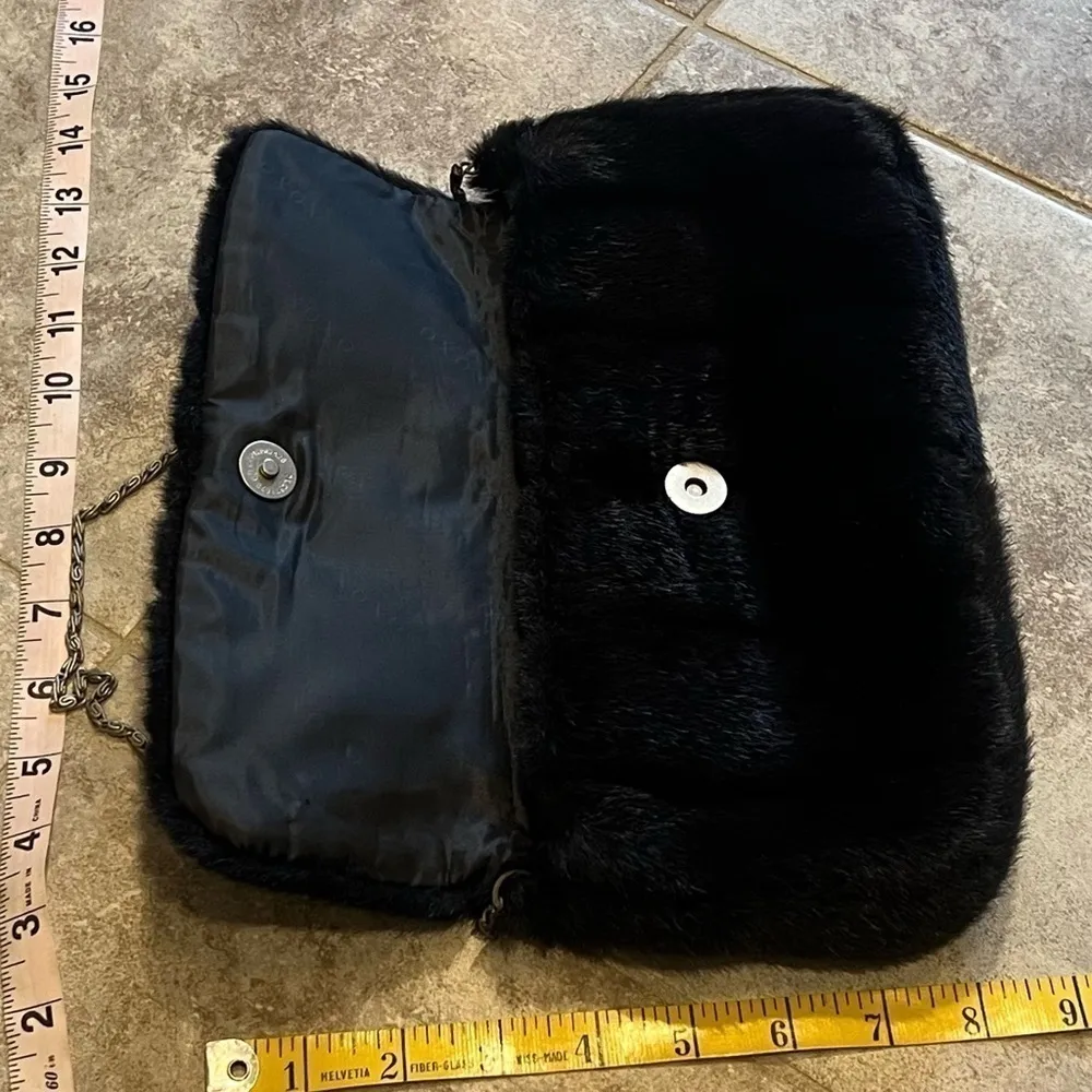 XOXO faux fur vintage 90’s small black handbag purse clutch - Image 4