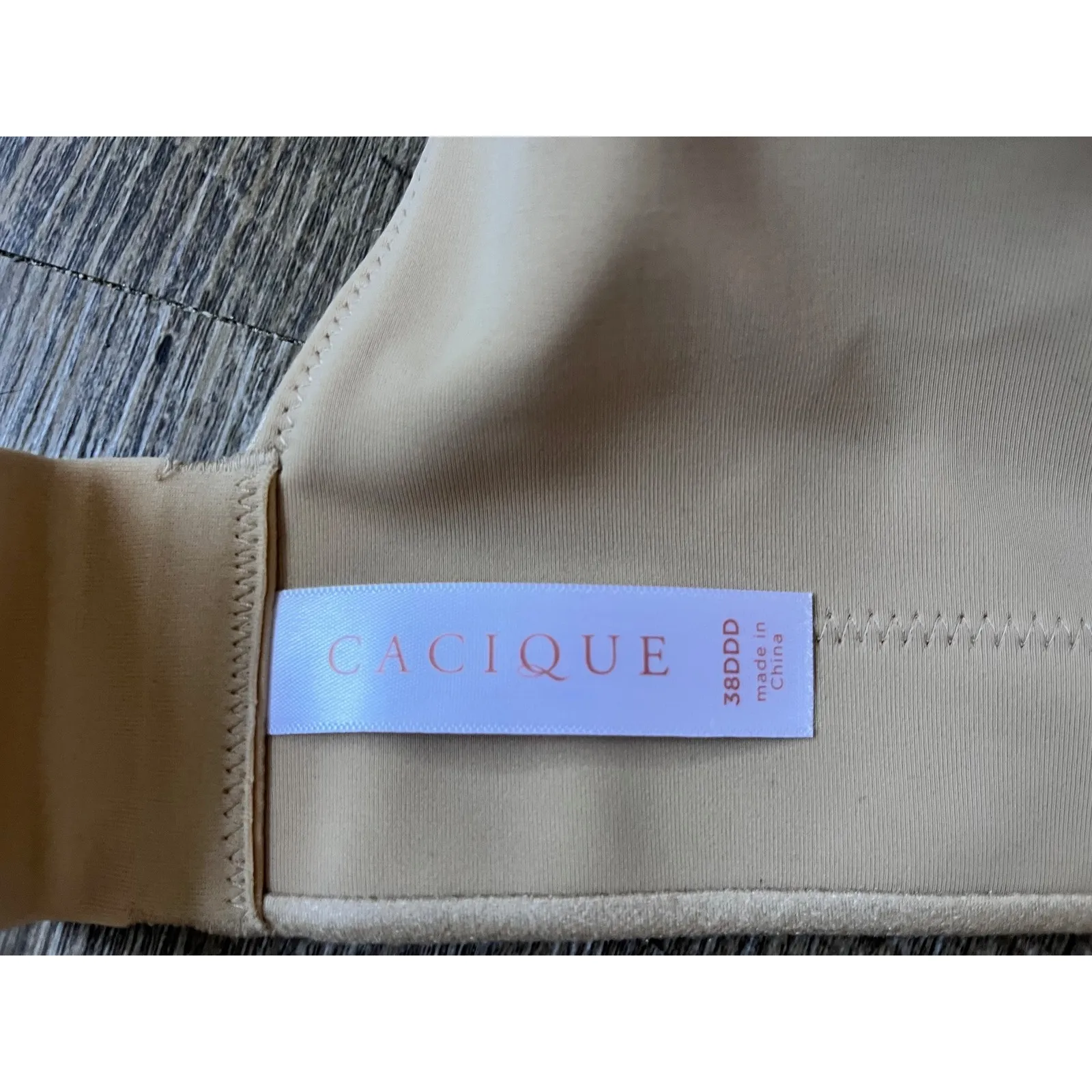 Cacique Women's Invisible Backsmoother Lightly Lined Nude Bra Size 38DDD NWT - Image 5