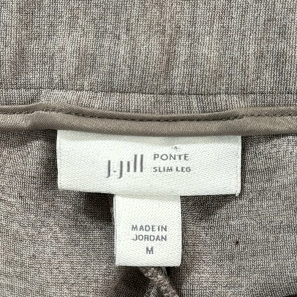 J.Jill  Ponte Slim Leg Cropped Pale Grey Pants size M - Image 9
