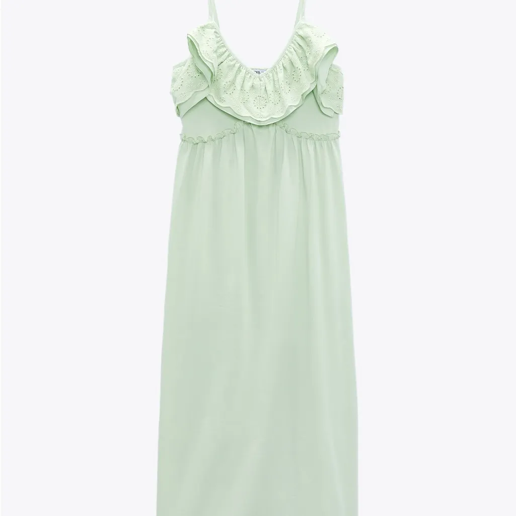 NWT ZARA LIME GREEN VOLUMINOUS LONG MIDI / MAXI DRESS  EYELET WORK MEDIUM - Image 6