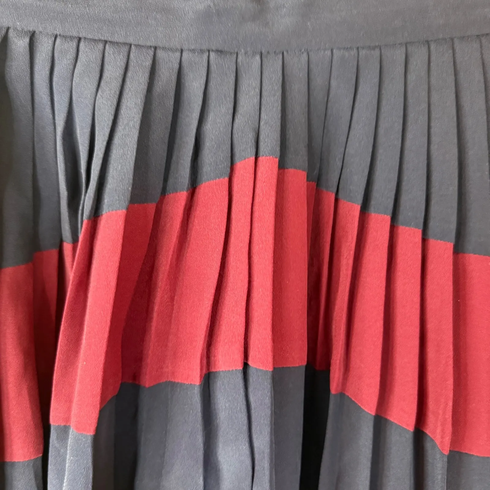 J.‎ Crew Pleated Skirt Size 4 Striped Navy Burgundy Career Party - Image 4