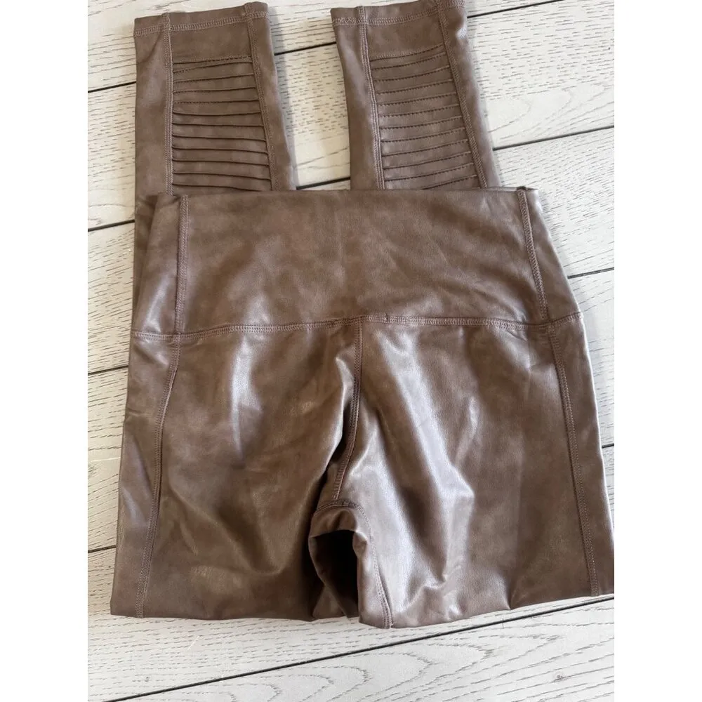 7 for all Mankind Moto Leggings Size Medium - Image 3