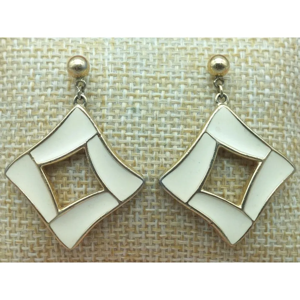 Trifari Cream Enamel Dangle Earrings 1.5" Gold Tone Diamond Shape - Image 5