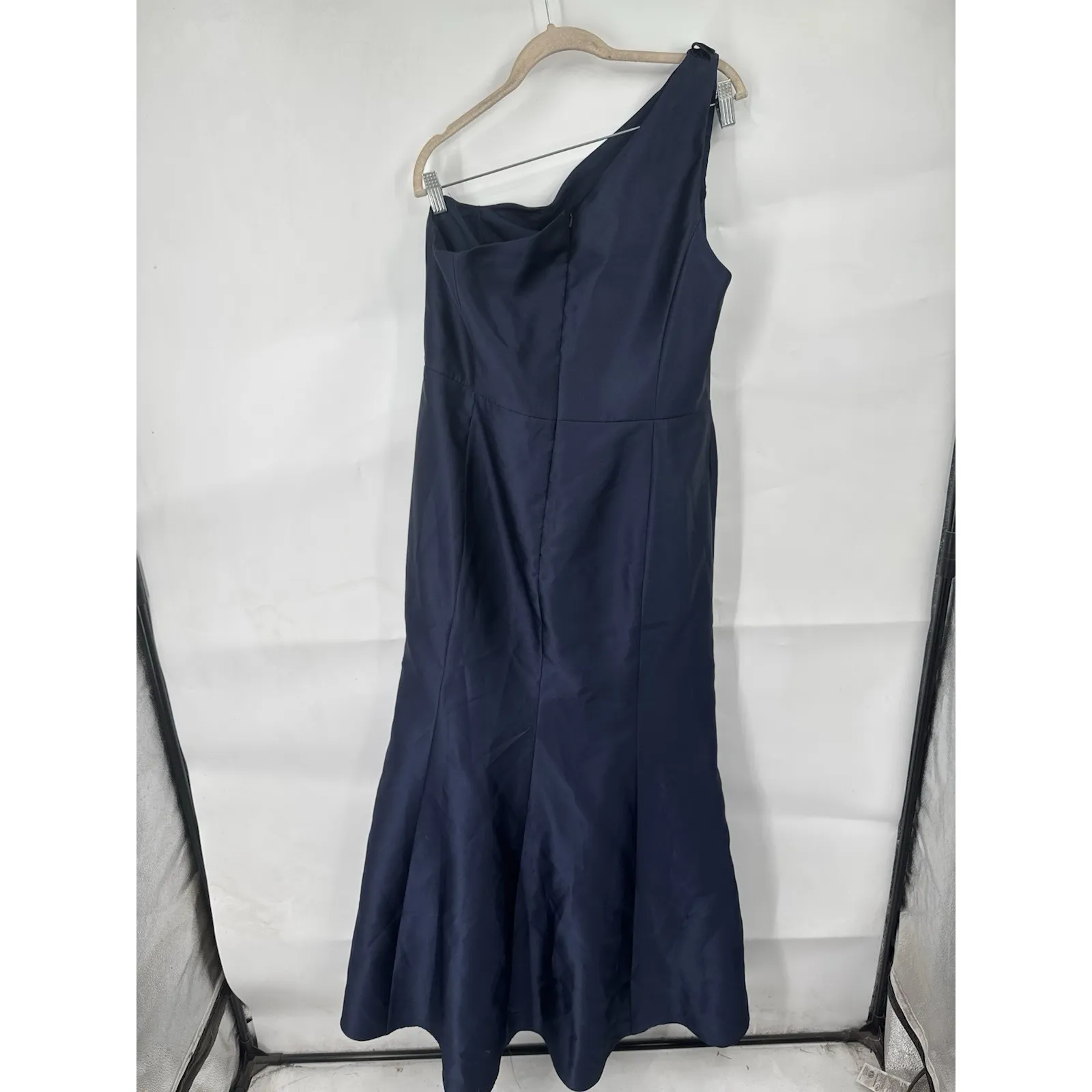 Alfred Sung Midnight Blue One-Shoulder A-Line Gown Size 20 Formal Bridesmaid - Image 3