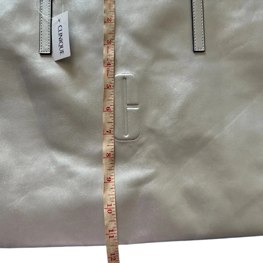 Clinique Shiny Silver Shoulder Bag New - Image 4